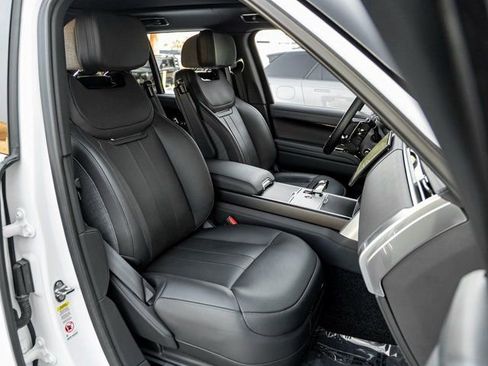 Used 2024 Land Rover Range Rover SV image 29
