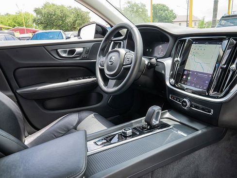 Used 2024 Volvo S60 B5 Core FWD image 19