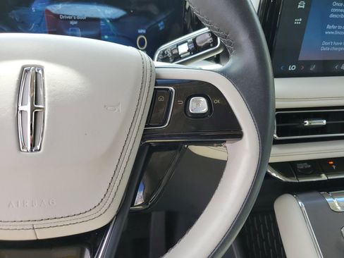 Used 2025 Lincoln Aviator 2WD image 25