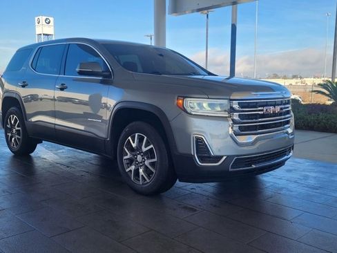 Used 2023 GMC Acadia SLE image 4