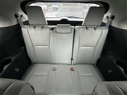 Used 2023 Toyota Highlander Platinum image 22