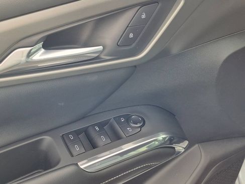Used 2025 Chevrolet Traverse LT w/ Midnight/Sport Edition FWD image 11