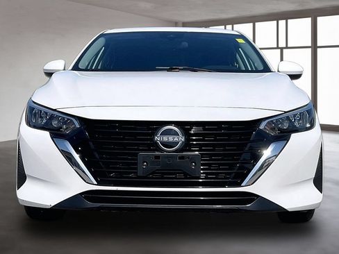 Used 2024 Nissan Sentra SV FWD image 2