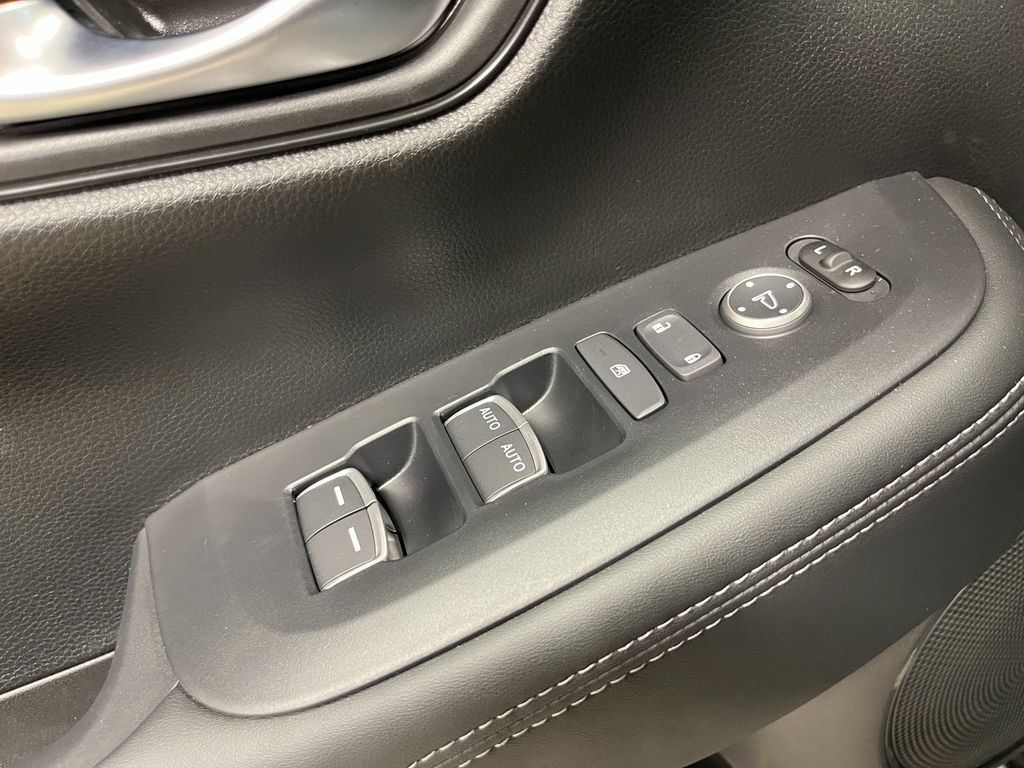 New 2027 Honda HR-V EX-L image 13