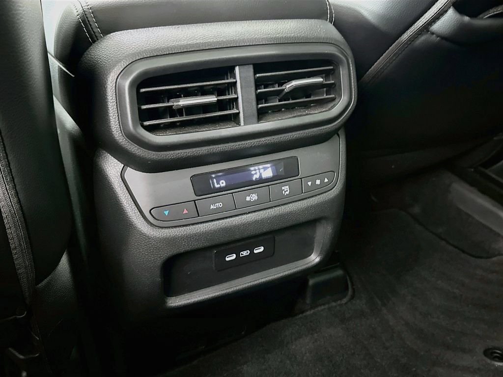 Certified 2025 Honda Pilot Touring image 4
