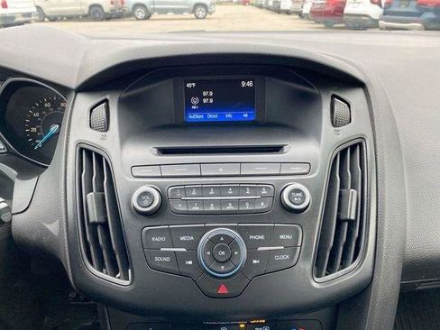 Used 2015 Ford Focus SE w/ SE Sport Package FWD image 44