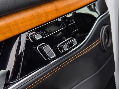 Used 2024 Jeep Grand Wagoneer L Series III image 13