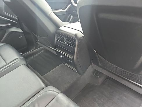 Used 2024 Porsche Cayenne w/ Premium Package AWD/4WD image 85