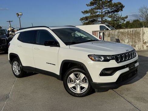 Used 2022 Jeep Compass Latitude w/ Sun and Sound Group image 1