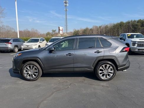 Used 2023 Toyota RAV4 XLE Premium image 12