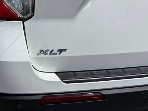 Used 2023 Ford Explorer XLT w/ Equipment Group 202A RWD image 28