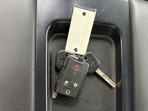 Used 2018 Chevrolet Silverado 1500 LT w/ All Star Edition image 28