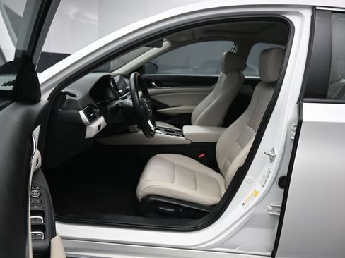 Used 2021 Honda Accord EX-L image 12