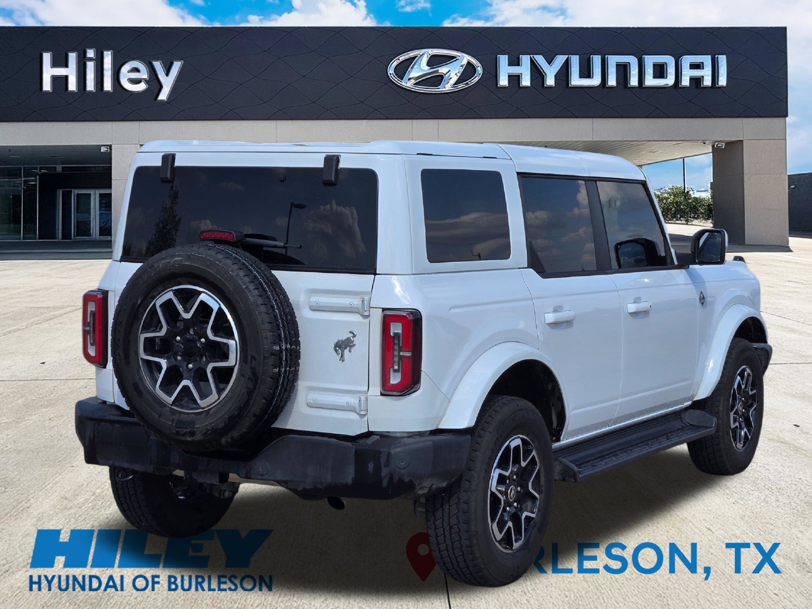 Used 2025 Ford Bronco Outer Banks AWD/4WD image 4