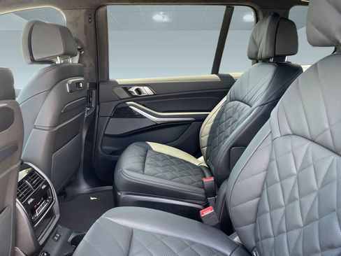 Used 2026 BMW X7 xDrive40i w/ M Sport Package image 28