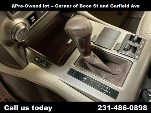 Used 2014 Lexus GX 460 w/ Premium Package AWD/4WD image 23