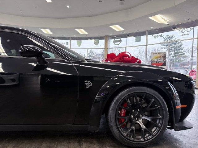 Used 2023 Dodge Challenger SRT Hellcat RWD image 4