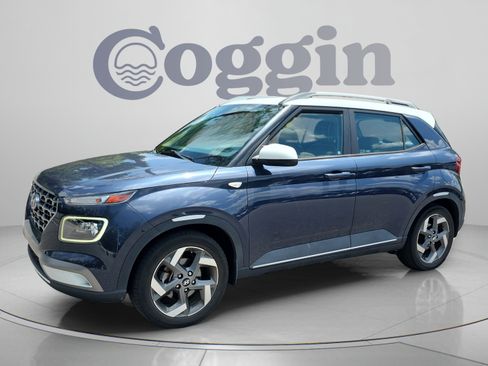 Used 2020 Hyundai Venue FWD image 1