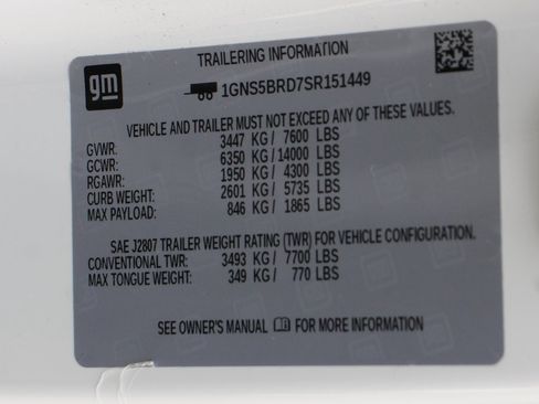 Used 2025 Chevrolet Suburban LS image 47