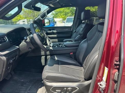Used 2022 Jeep Wagoneer Series II w/ Rear Seat Video Group 1 AWD/4WD image 9