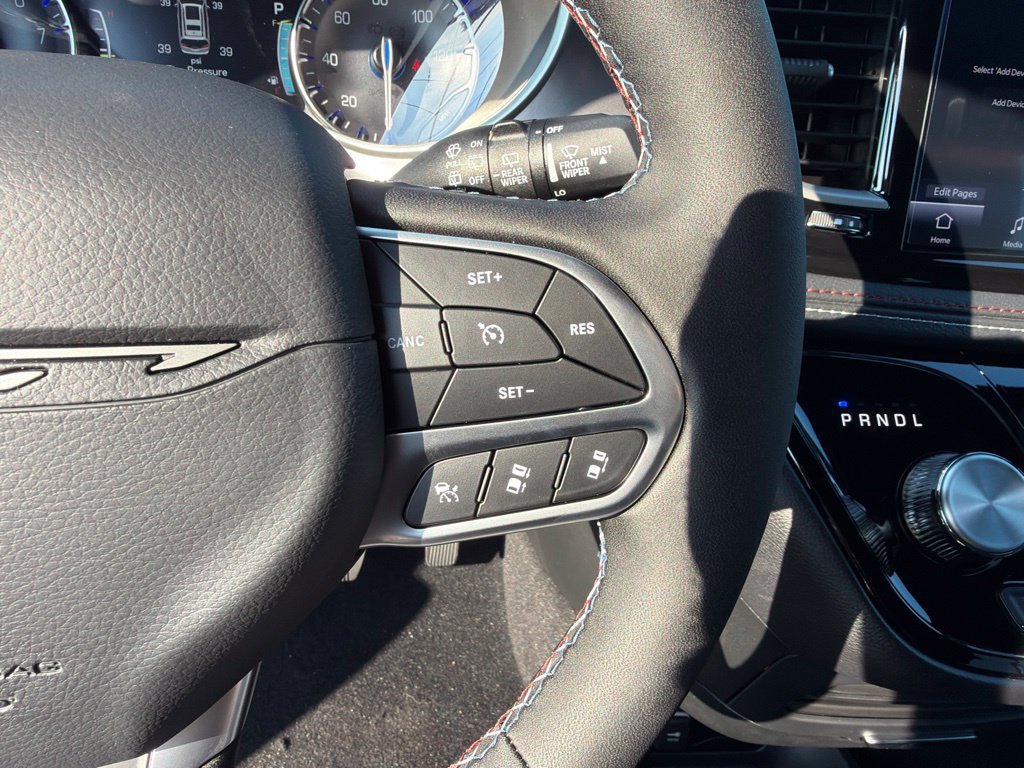 New 2027 Chrysler Pacifica Select FWD image 14