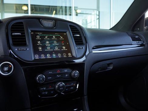 Used 2022 Chrysler 300 S w/ Comfort Group image 17