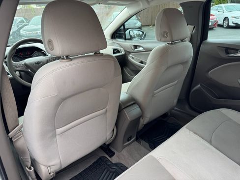 Used 2017 Chevrolet Cruze LT w/ Convenience Package FWD image 15