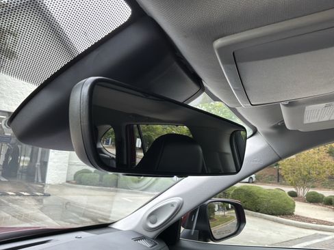 Used 2022 Toyota Highlander Limited FWD image 27