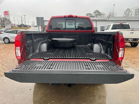 Used 2016 Nissan Frontier SV image 14