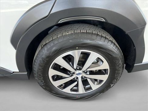 Used 2025 Subaru Outback Premium AWD/4WD image 23