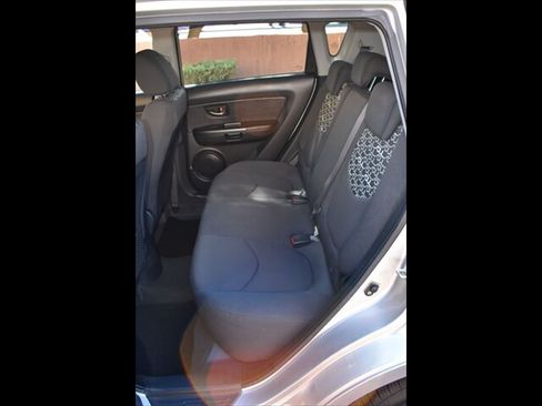 Used 2010 Kia Soul + FWD image 18