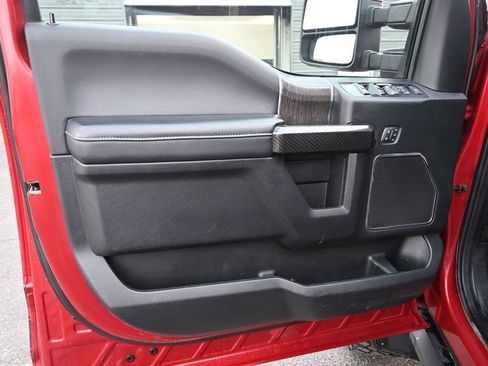 Used 2021 Ford F250 Lariat w/ Lariat Ultimate Package AWD/4WD image 11