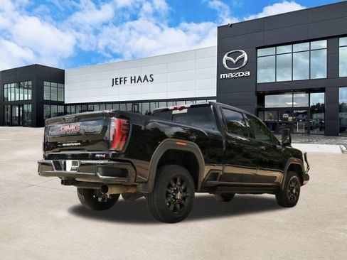 Used 2024 GMC Sierra 2500 AT4 w/ AT4 Premium Plus Package AWD/4WD image 3