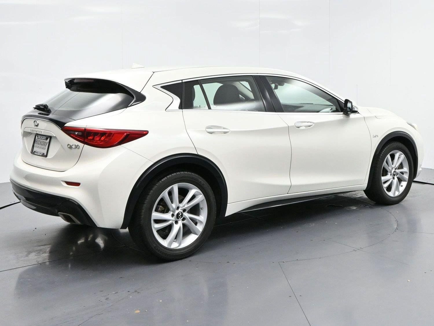 Used 2018 INFINITI QX30 FWD image 7