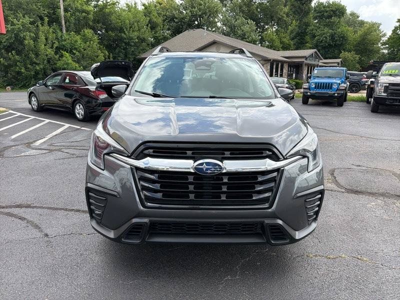 Used 2023 Subaru Ascent Limited AWD/4WD image 2