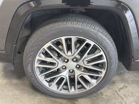 Used 2023 Jeep Compass Limited w/ Elite Group AWD/4WD image 9