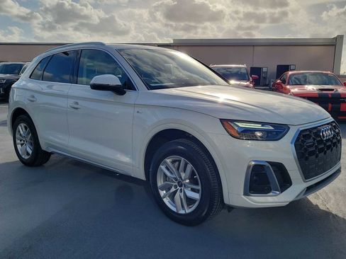 Certified 2023 Audi Q5 2.0T Premium w/ Convenience Package AWD/4WD image 8