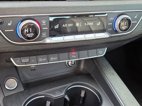 Used 2019 Audi A4 2.0T Premium image 24