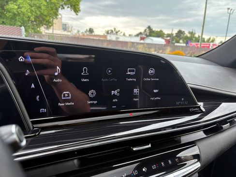 Certified 2023 Cadillac Escalade ESV Sport AWD/4WD image 30