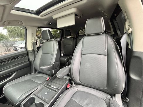 Used 2025 Honda Odyssey Elite image 10
