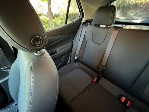 Used 2025 Buick Encore GX Preferred image 37