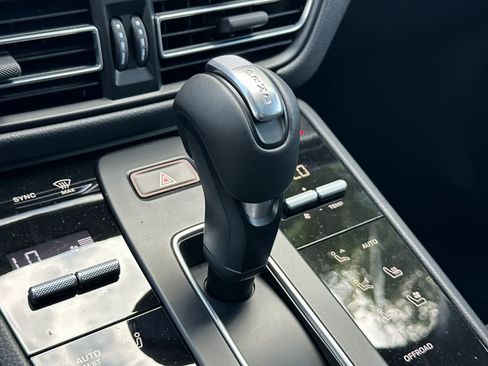 New 2026 Porsche Macan AWD/4WD image 24