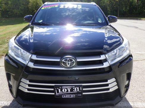 Used 2019 Toyota Highlander XLE image 5