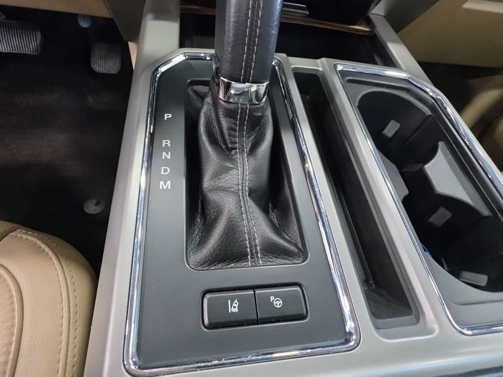 Used 2017 Ford F150 Lariat w/ Equipment Group 502A Luxury AWD/4WD image 31