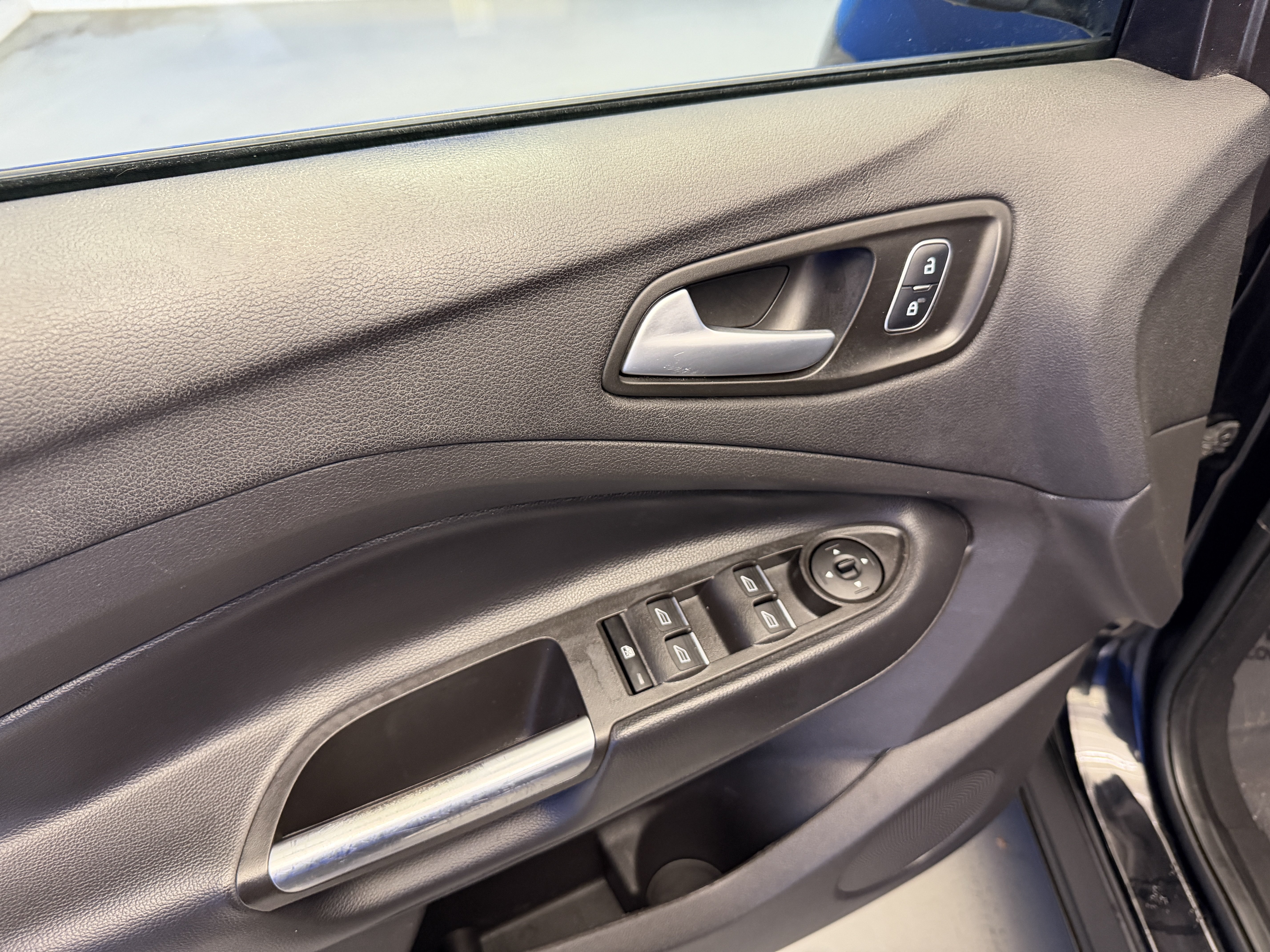 Used 2019 Ford Escape SE FWD image 10