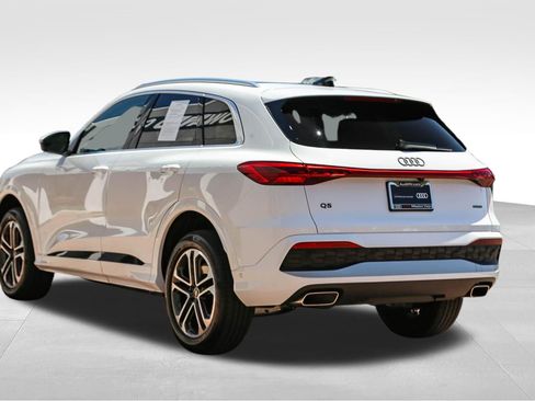 Certified 2025 Audi Q5 Premium w/ Convenience Package AWD/4WD image 4