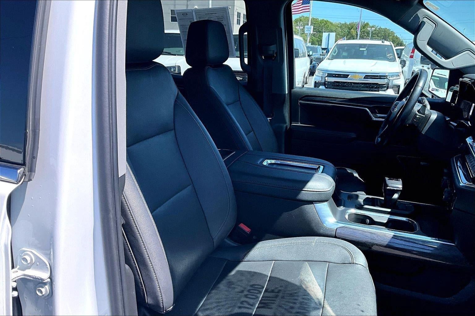 Used 2022 Chevrolet Silverado 1500 LTZ w/ LTZ Convenience Package II AWD/4WD image 7