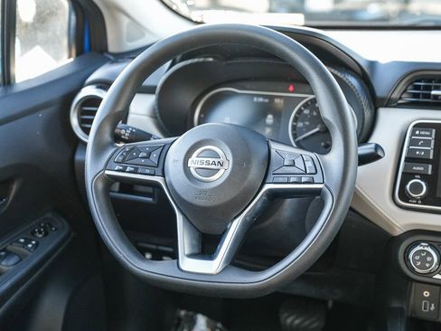 Used 2022 Nissan Versa SV image 16