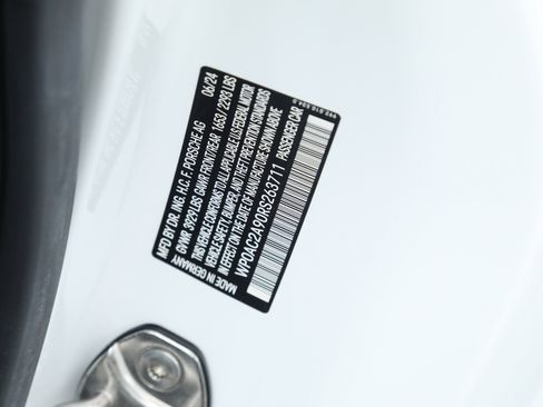 Used 2024 Porsche 911 GT3 RWD image 40