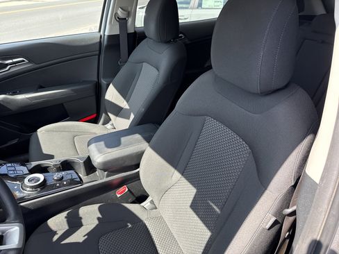 Certified 2023 Kia Sportage LX image 12